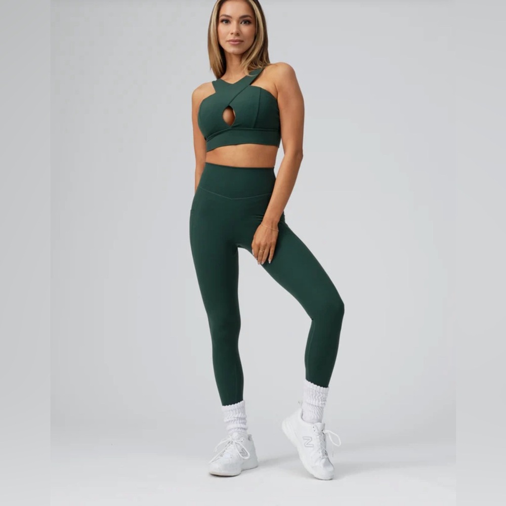 Harmony Halter Sports Bra
Avo Green. Medium